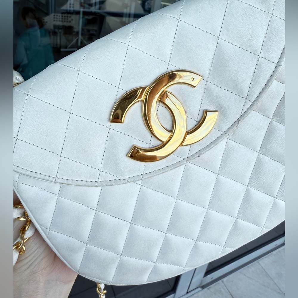 ❗️FINAL PRICE❗️LOT 1797 24K gold plated CHANEL vintage XL CC half moon flap bag - Picture 5 of 14